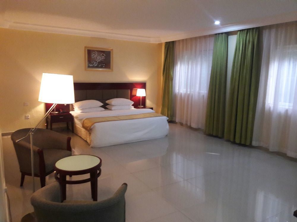 Check Inn Hotel 阿布贾 外观 照片