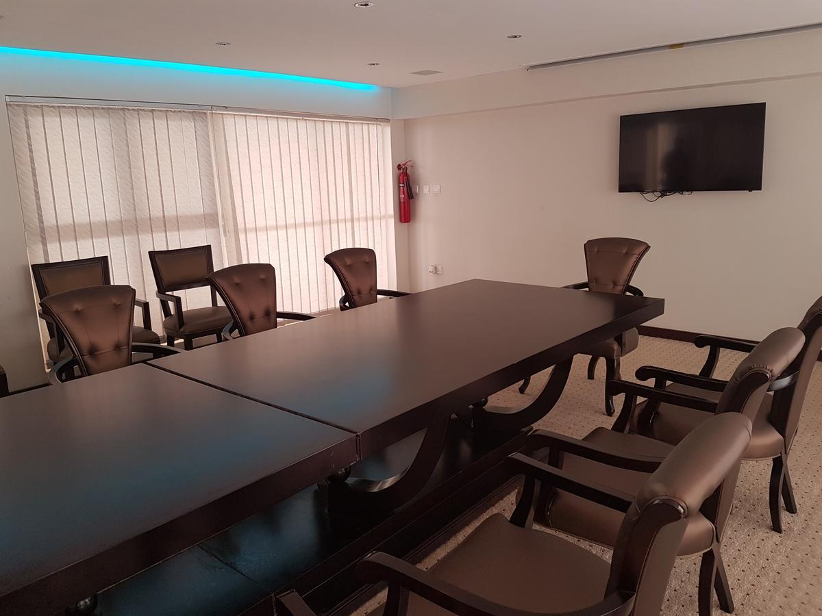 Check Inn Hotel 阿布贾 外观 照片