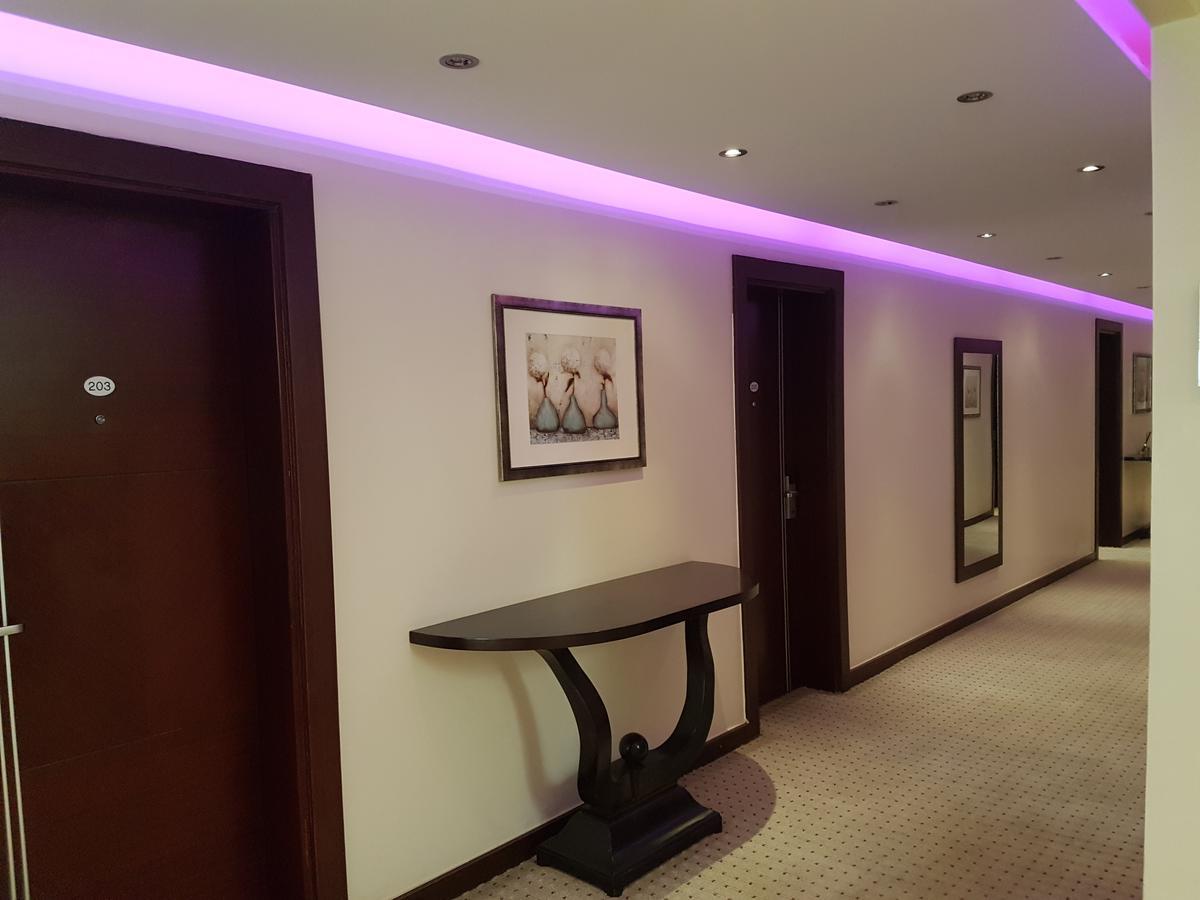 Check Inn Hotel 阿布贾 外观 照片