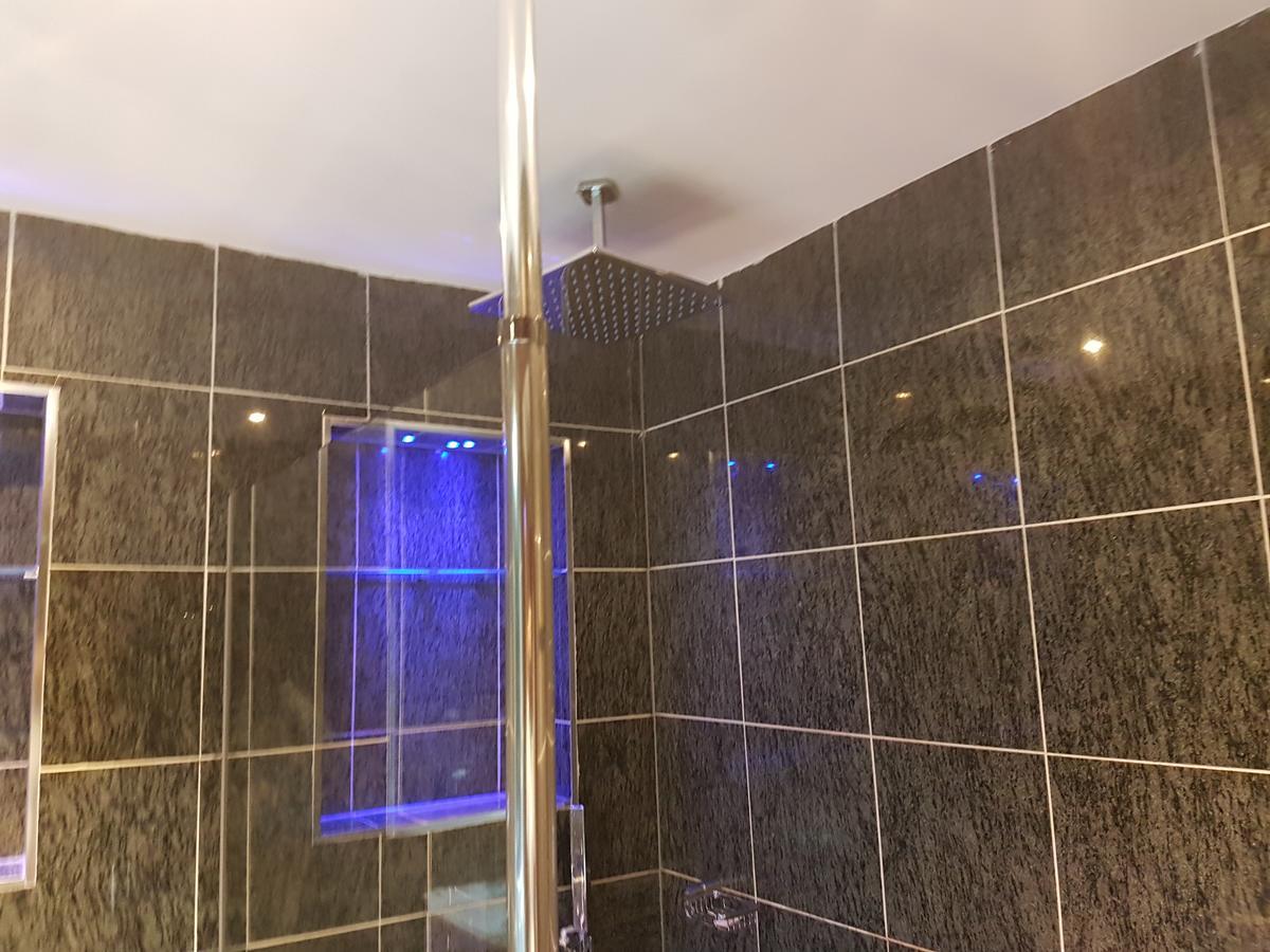 Check Inn Hotel 阿布贾 外观 照片