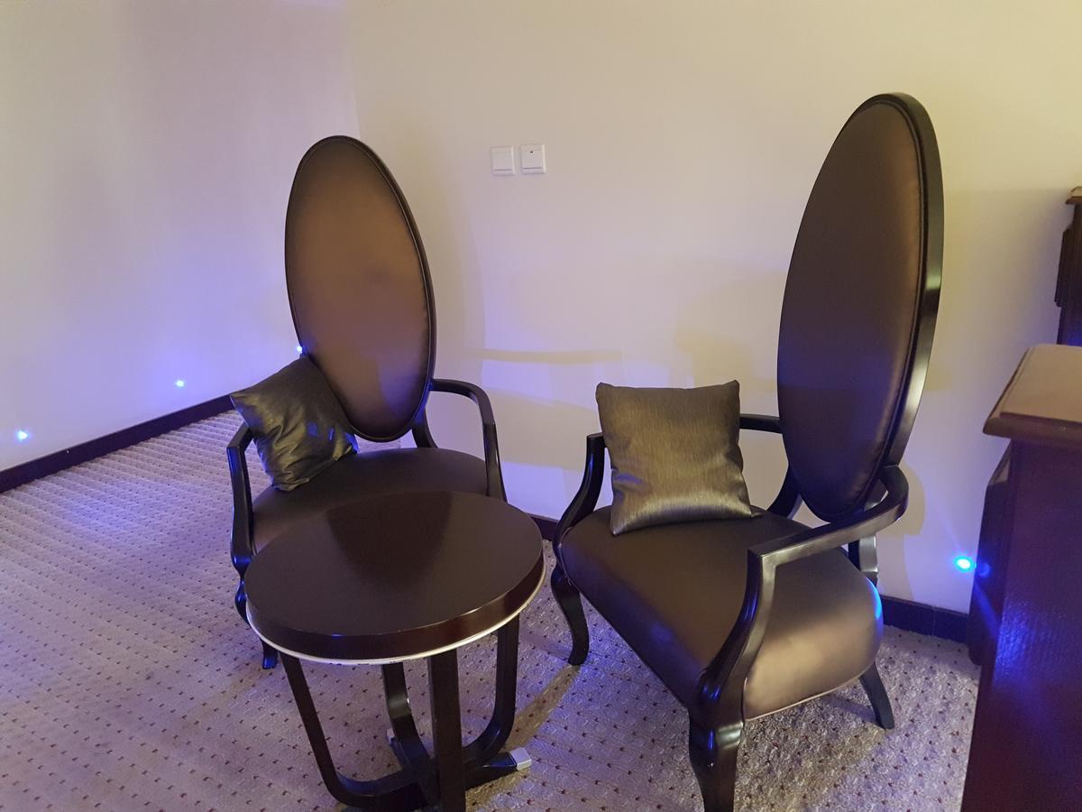 Check Inn Hotel 阿布贾 外观 照片