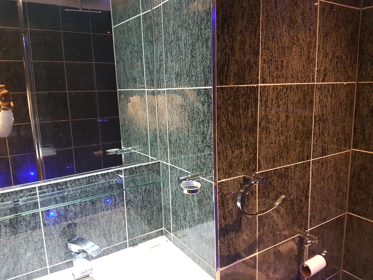 Check Inn Hotel 阿布贾 外观 照片