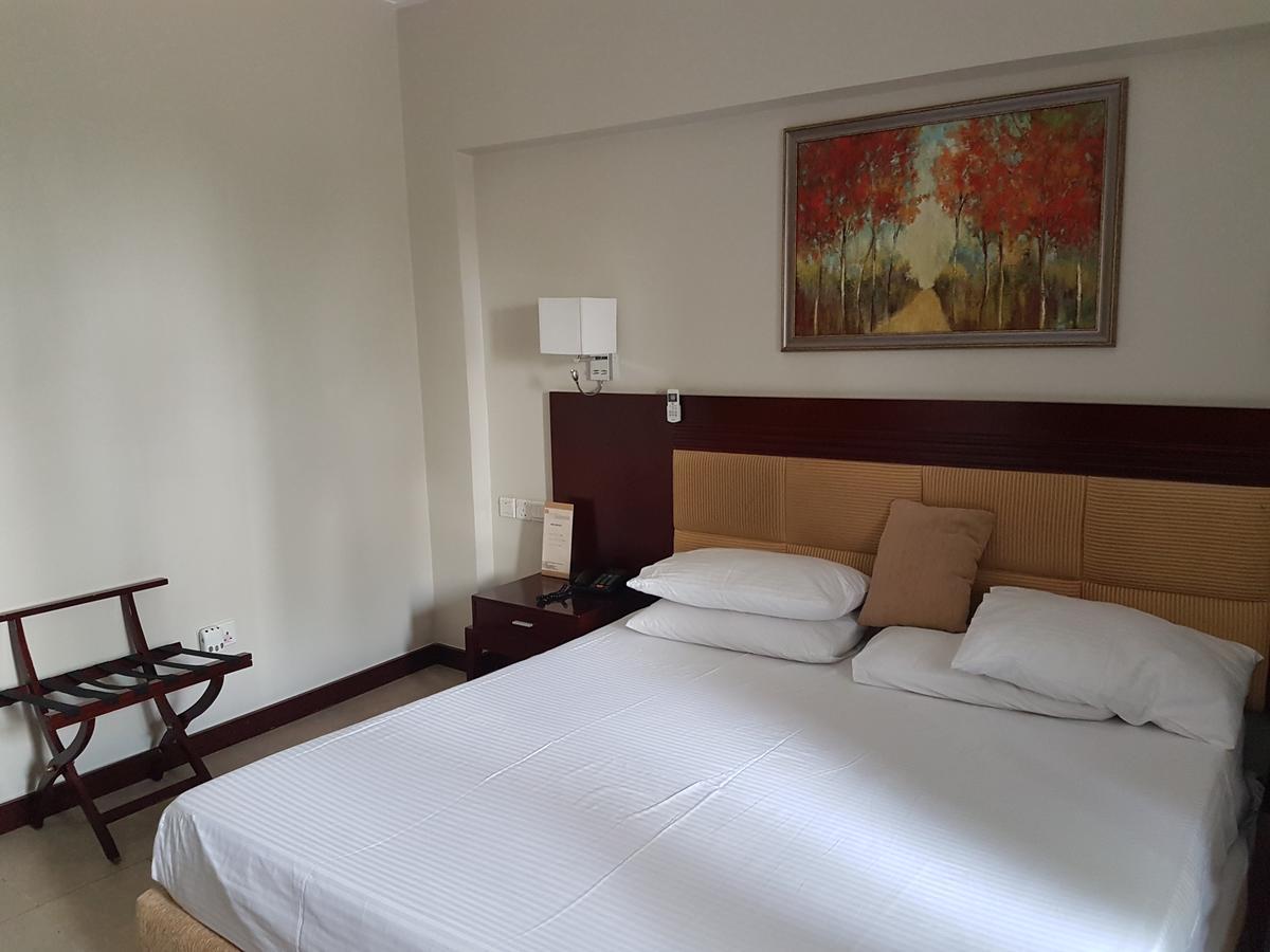 Check Inn Hotel 阿布贾 外观 照片