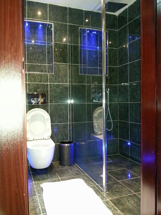 Check Inn Hotel 阿布贾 外观 照片