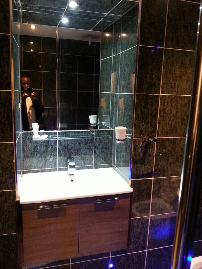 Check Inn Hotel 阿布贾 外观 照片