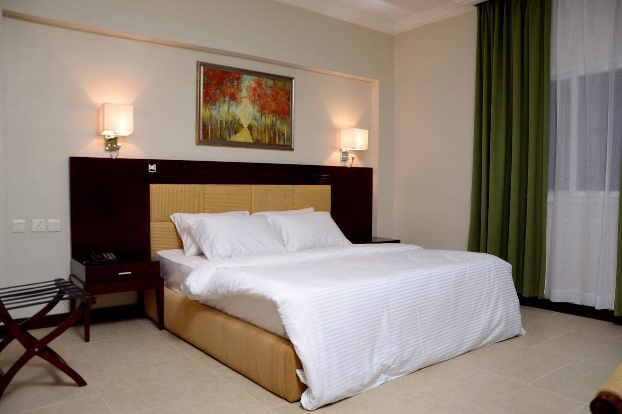 Check Inn Hotel 阿布贾 外观 照片
