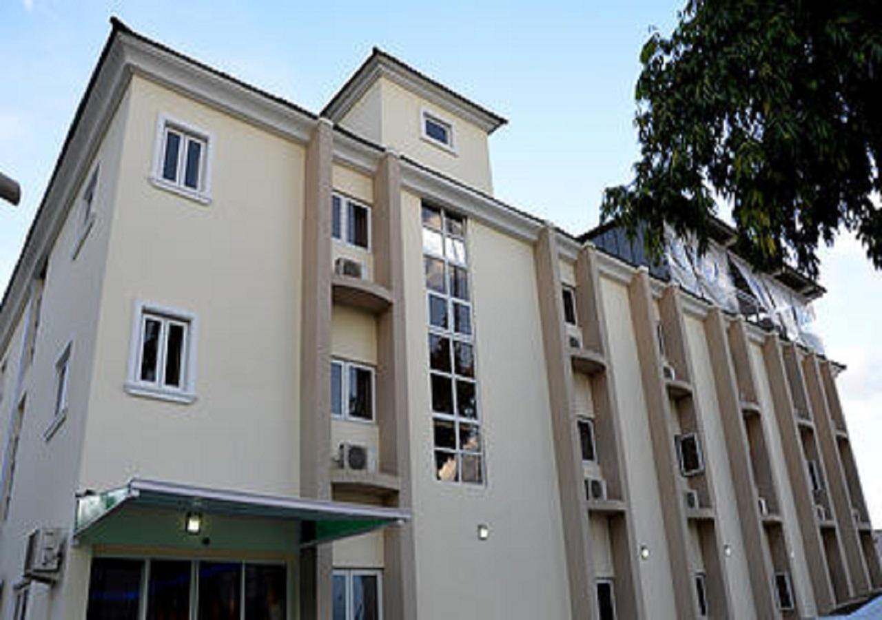 Check Inn Hotel 阿布贾 外观 照片